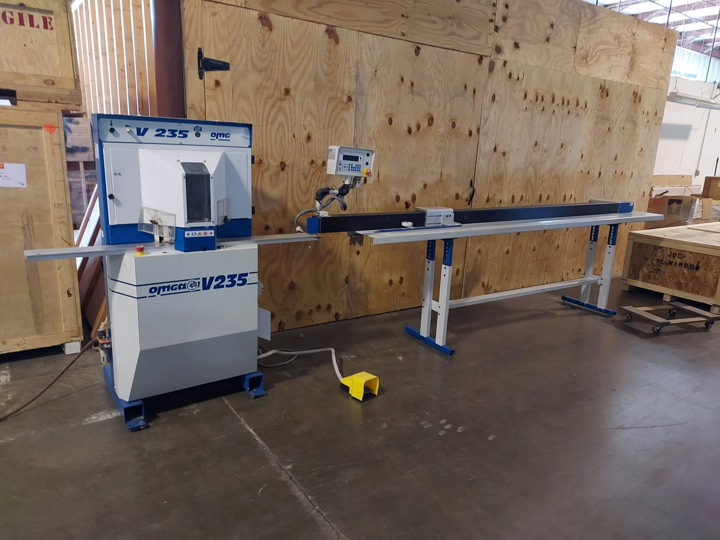 ２−２ ミーカ専用出品202408ご購入作品 saw OMGA V235 Double Miter Saw with Auto Feed Optimizer. (Used